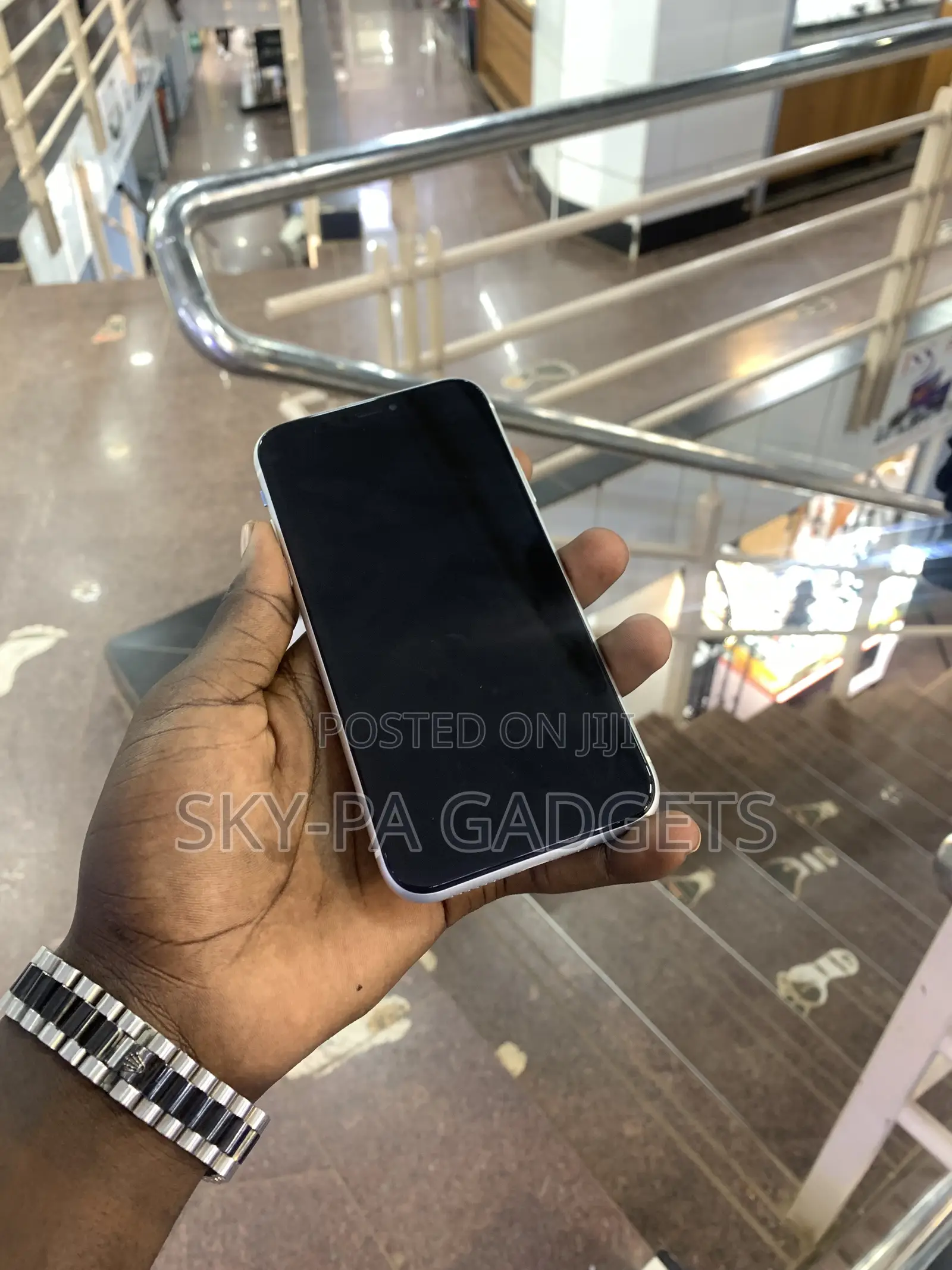 New Apple iPhone XR 64 GB White