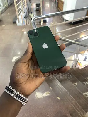 New Apple iPhone 13 128 GB Green
