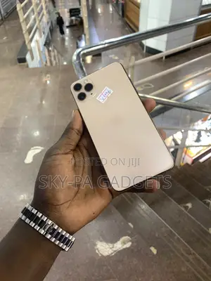 New Apple iPhone 11 Pro Max 64 GB Gold