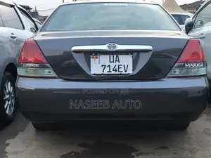 Toyota Mark II 2004 Maroon