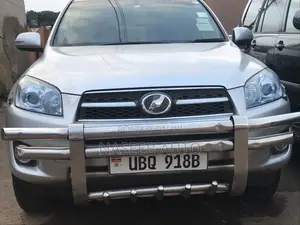 Toyota RAV4 2010 Silver