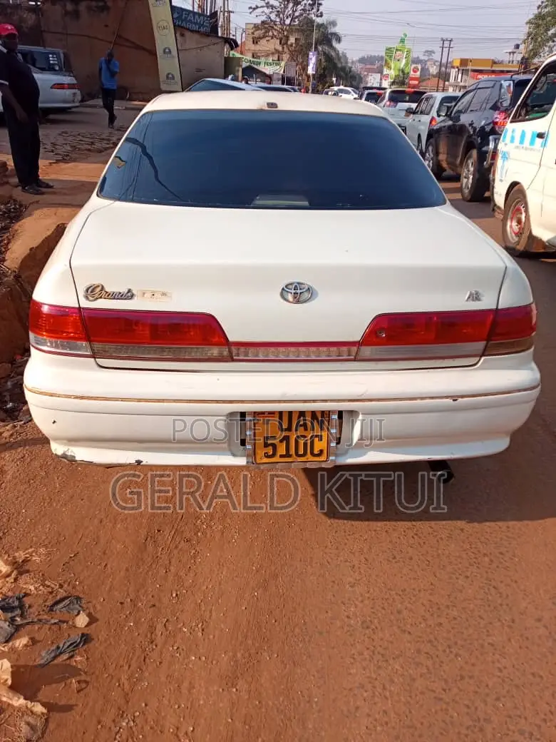 Toyota Mark II 2000 White
