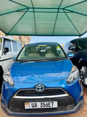 Toyota Sienta 2017 Blue