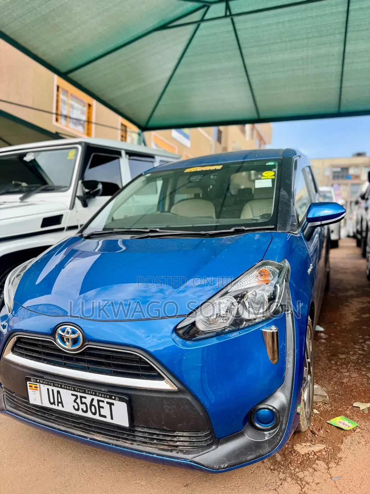 Toyota Sienta 2017 Blue