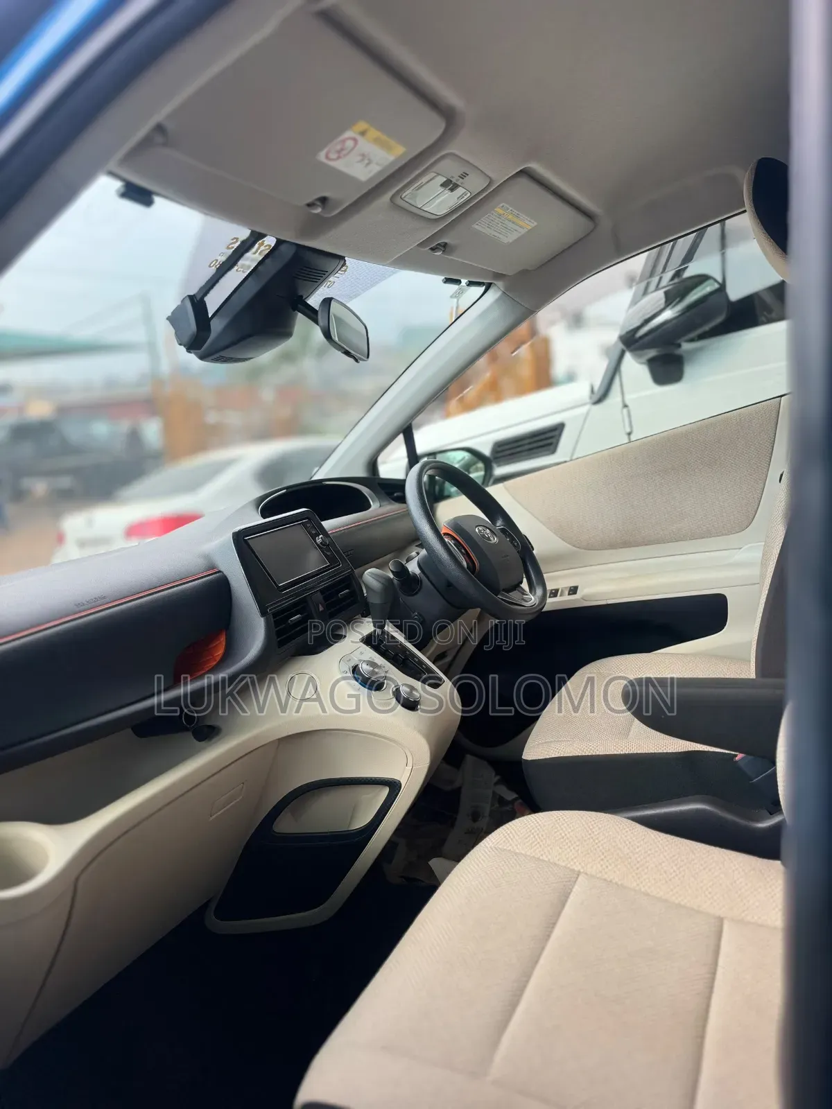 Toyota Sienta 2017 Blue