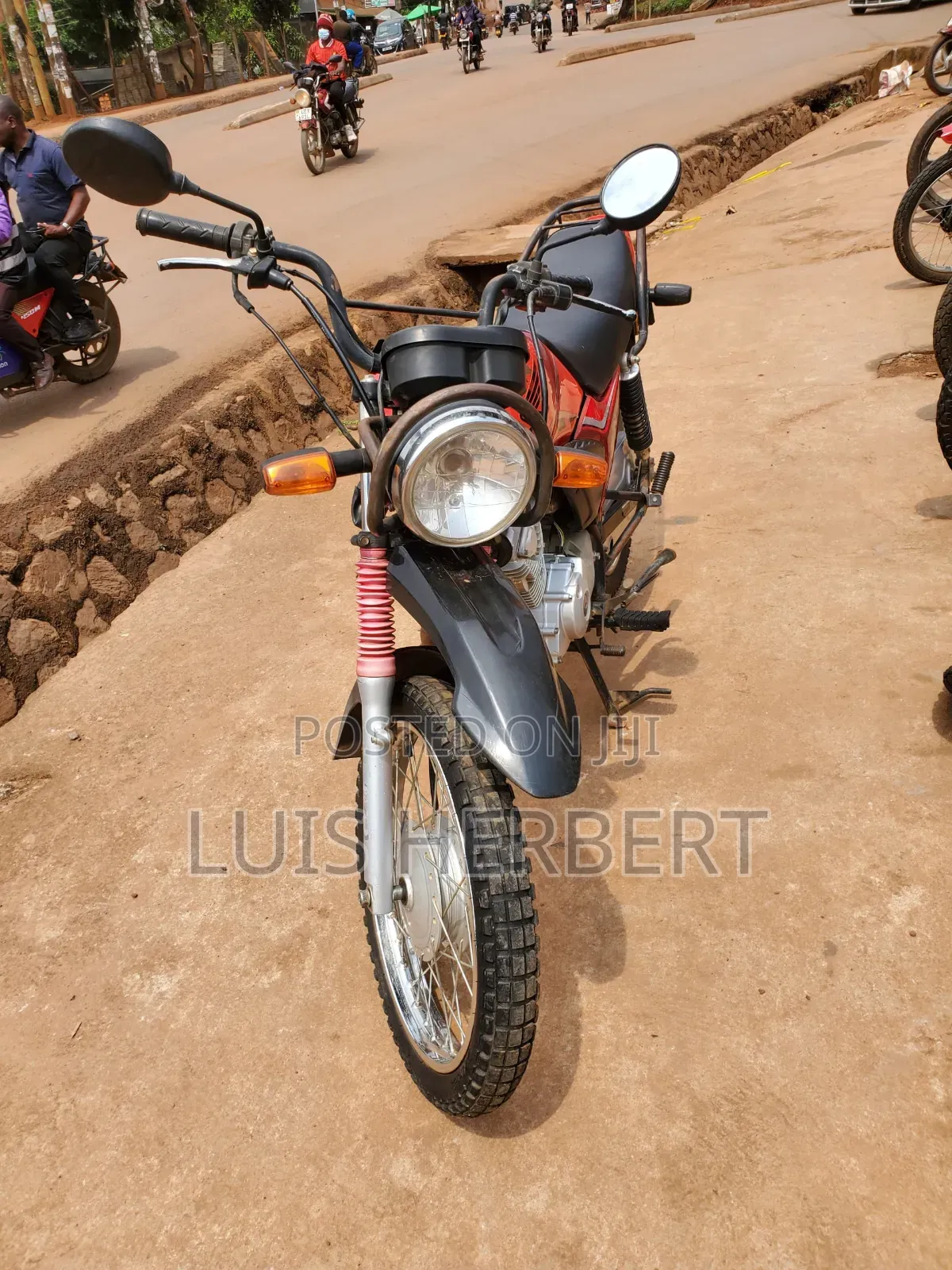 Honda CB 2018 Red
