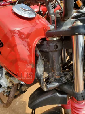 Honda CB 2018 Red