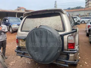 Toyota Hilux Surf 2008 Yellow
