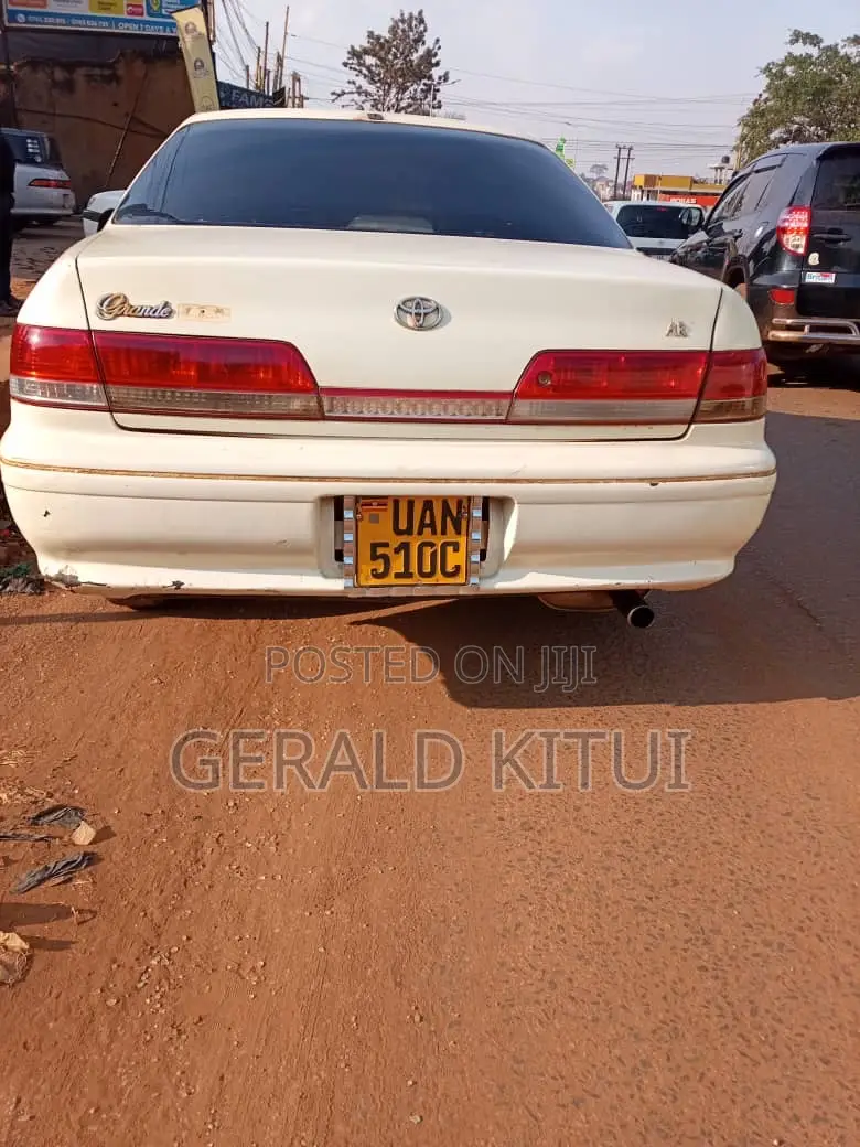 Toyota Mark II 2000 White