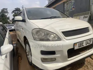 Toyota Ipsum 2008 White