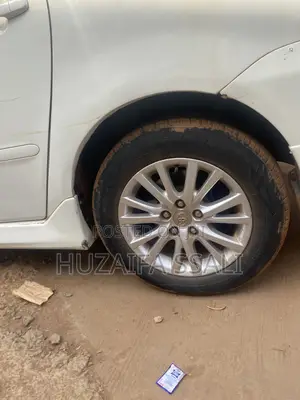Toyota Ipsum 2008 White