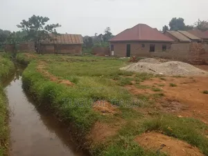 Land for Sale in Kasangati It Is 50 X20x22