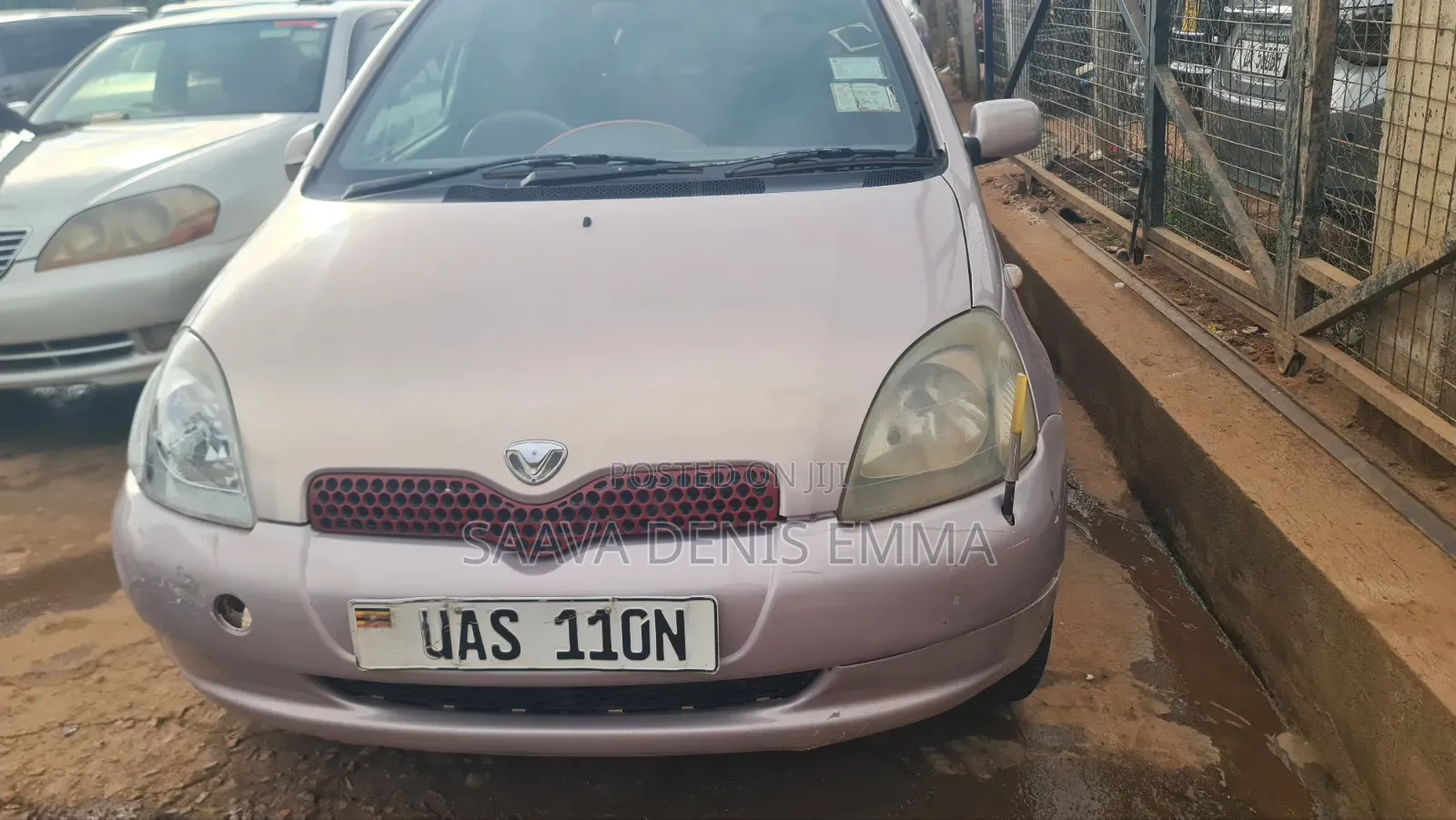 Toyota Vitz 1.0 FWD 3dr 2006 Pink