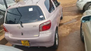 Toyota Vitz 1.0 FWD 3dr 2006 Pink