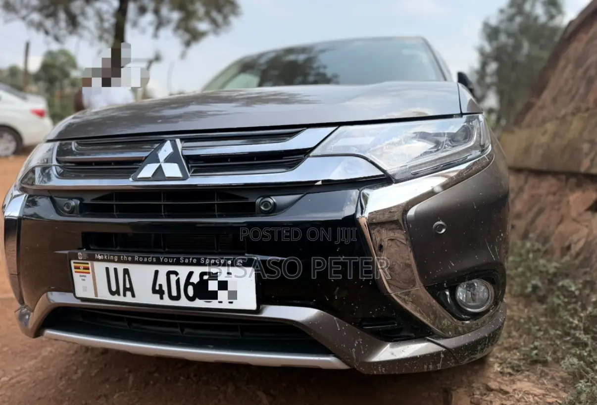 Mitsubishi Outlander 2.0 PHEV AWD 2015 Gray
