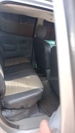 Toyota Hilux 2009 Silver