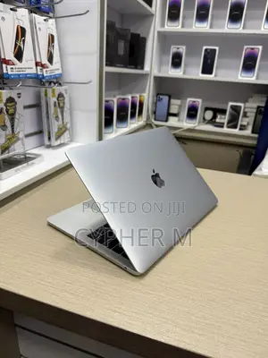 Laptop Apple MacBook Pro 2017 8GB Intel Core i5 SSD 512GB