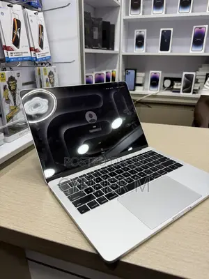 Laptop Apple MacBook Pro 2017 8GB Intel Core i5 SSD 512GB