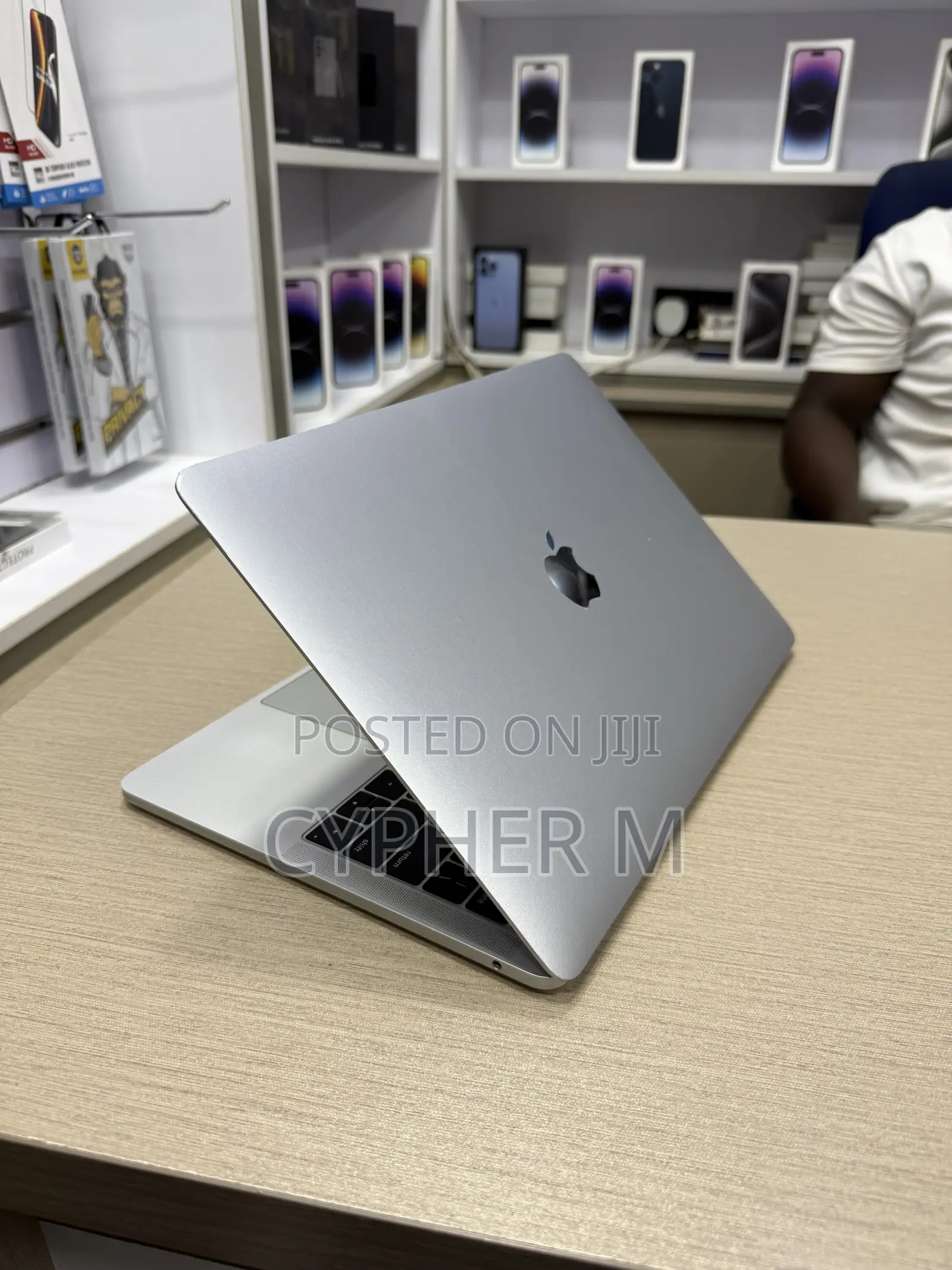 Laptop Apple MacBook Pro 2017 8GB Intel Core i5 SSD 512GB