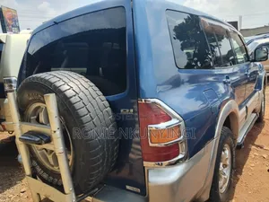 Mitsubishi Pajero 2001 Blue