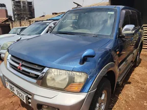 Mitsubishi Pajero 2001 Blue