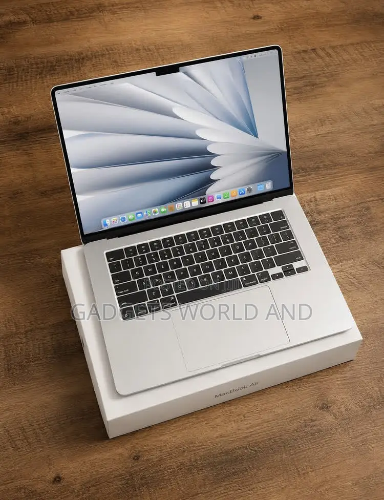 New Laptop Apple MacBook Air 16GB Apple M5 SSD 512GB