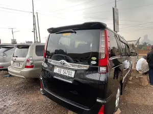 Toyota Noah 2014 Black
