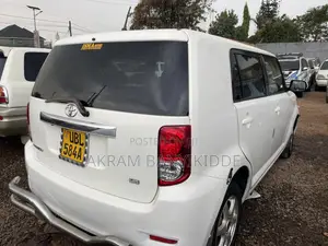 Toyota Corolla Rumion 2010 White