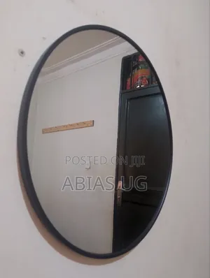 Round Mirror