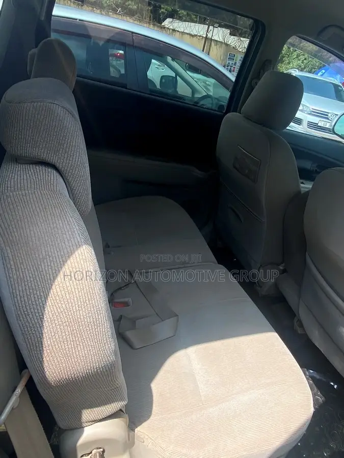Toyota Passo Sette 1.5 FWD 2009 Silver