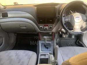 Subaru Forester 2010 Silver