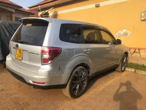 Subaru Forester 2010 Silver