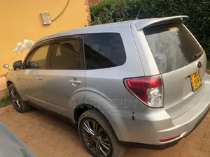 Subaru Forester 2010 Silver