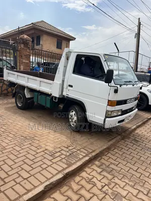 Isuzu Elf 1990