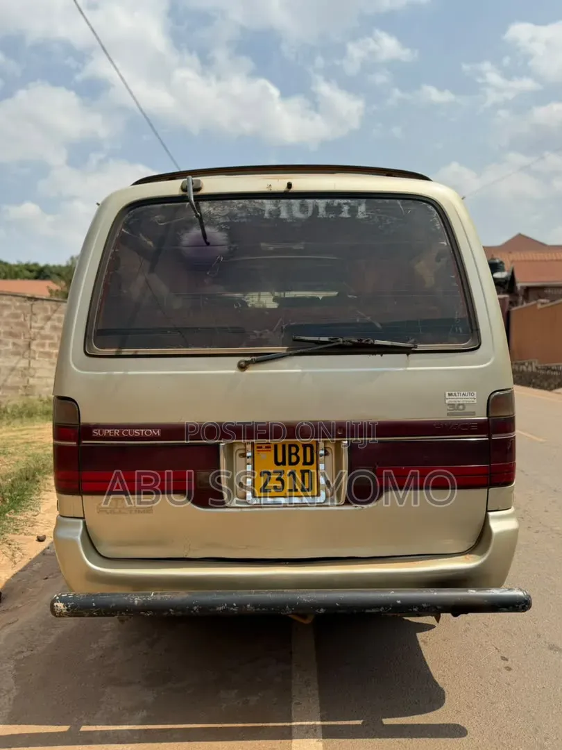 Toyota Toyoace 1998 Gold