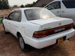 Toyota Corolla 1997 White