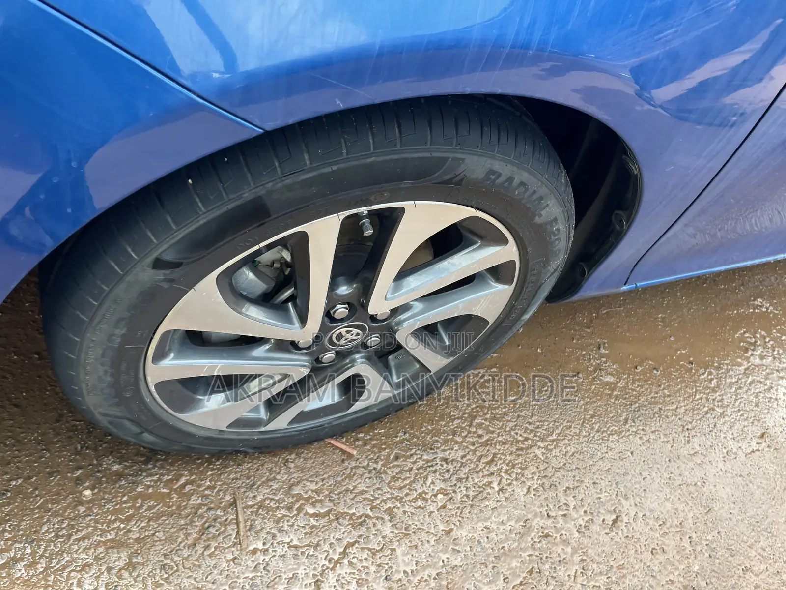 Toyota Sienta 2016 Blue
