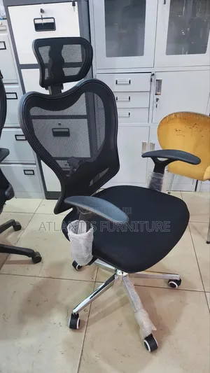 Wide-Angle Office Chair