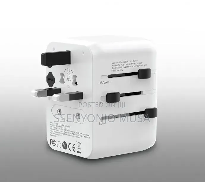 Green Lion 20w Universal Travel Adapter With Usb-C Dual Usb-a –White