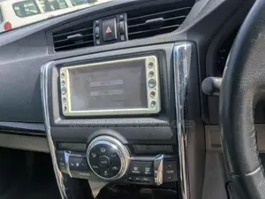 Toyota Mark X 2011 Pearl