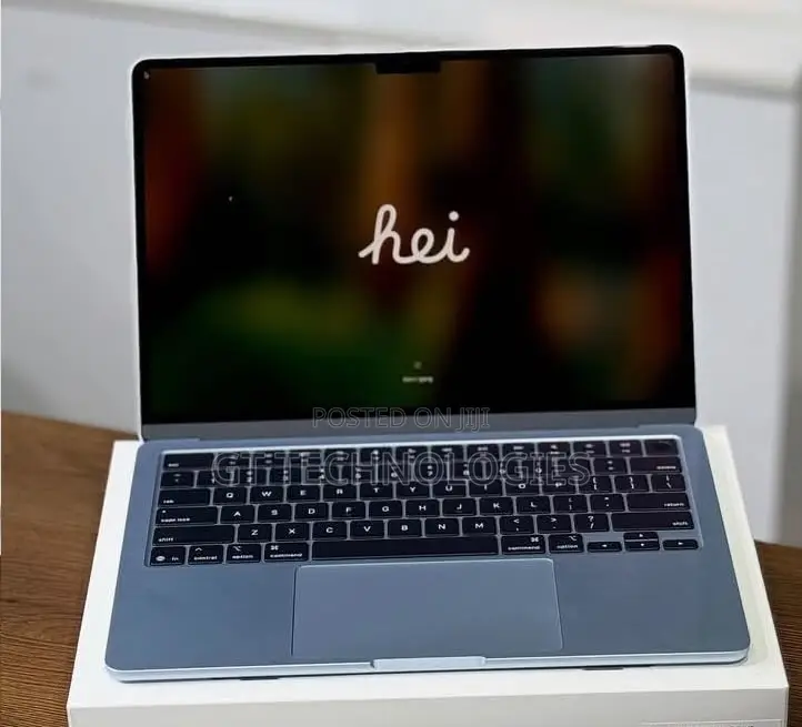 New Laptop Apple MacBook Air 2025 M4 16GB Apple M4 SSD 256GB