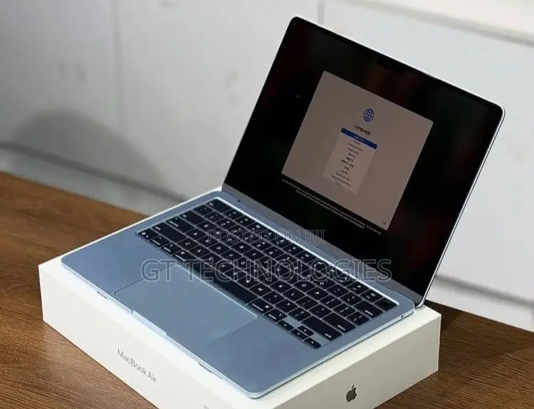 New Laptop Apple MacBook Air 2025 M4 16GB Apple M4 SSD 256GB