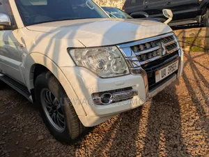 Mitsubishi Pajero 2013 White
