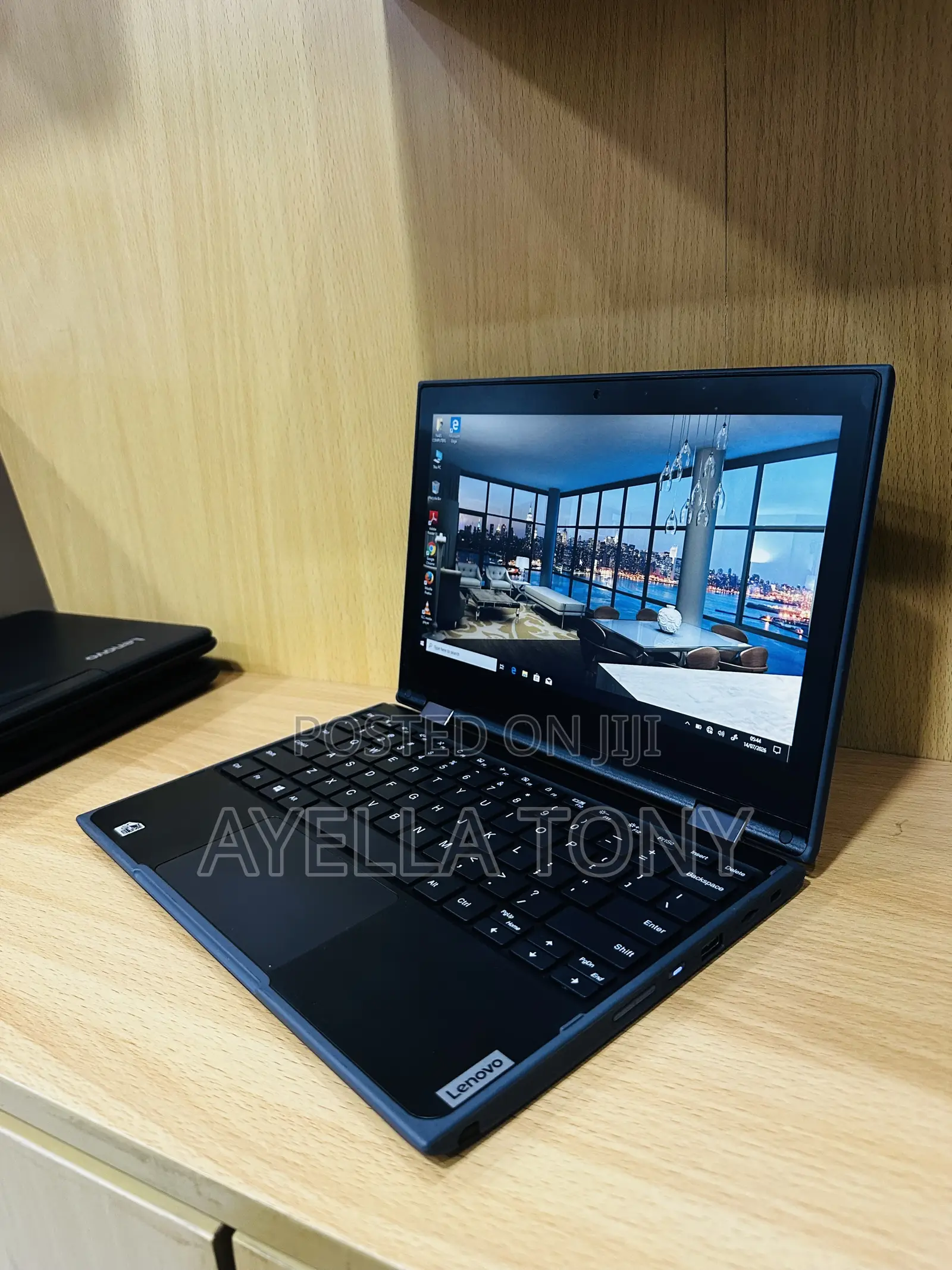 New Laptop Lenovo 300e 4GB Intel Pentium SSD 128GB