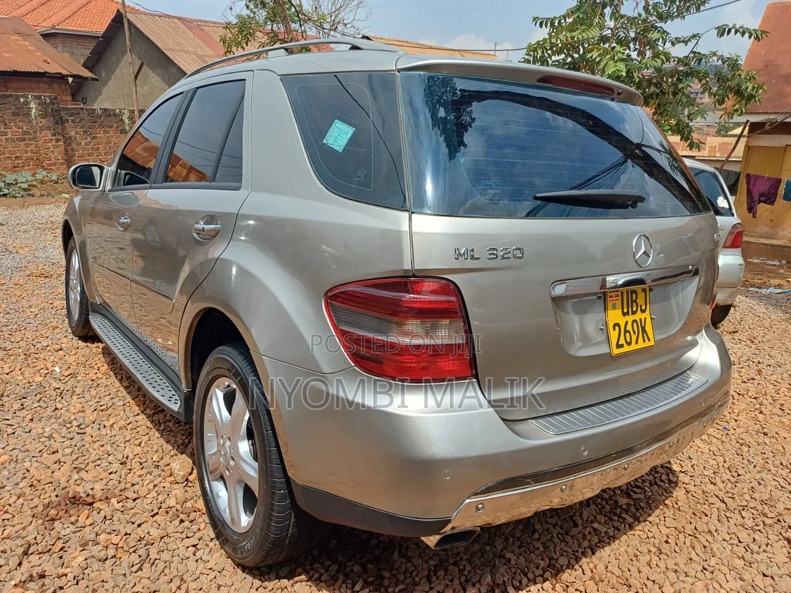 Mercedes-Benz M Class 2010 Gold