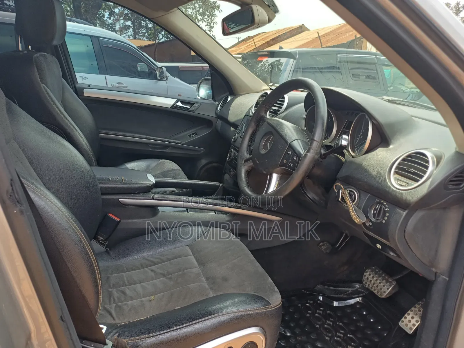 Mercedes-Benz M Class 2010 Gold