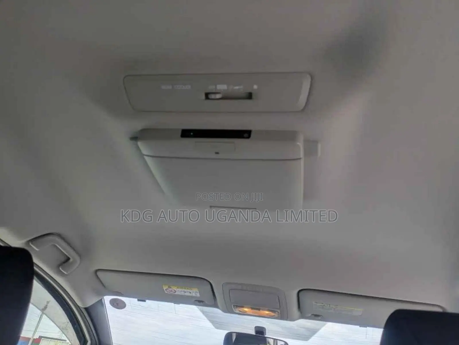 Toyota Noah 2.0 FWD (7 Seater) 2014 White