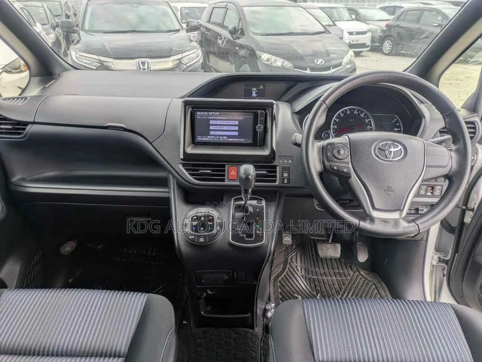 Toyota Noah 2.0 FWD (7 Seater) 2014 White