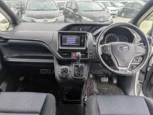 Toyota Noah 2.0 FWD (7 Seater) 2014 White