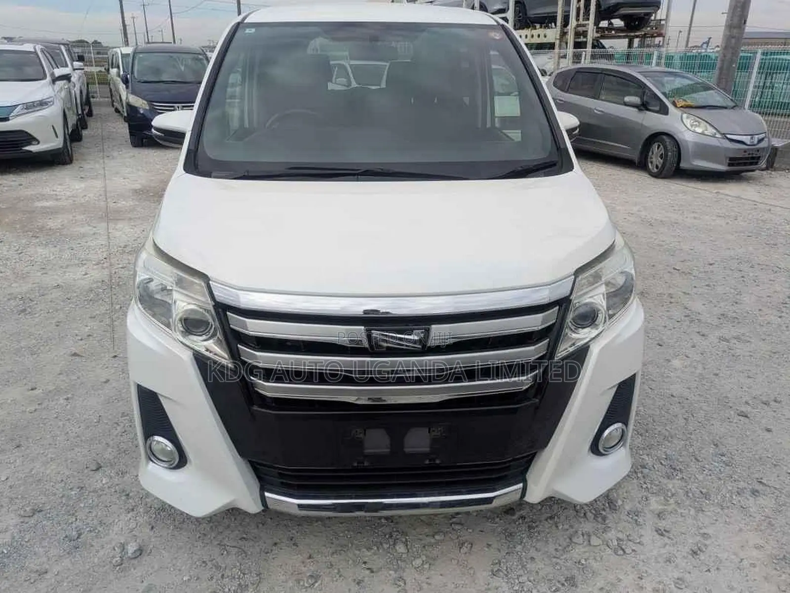 Toyota Noah 2.0 FWD (7 Seater) 2014 White